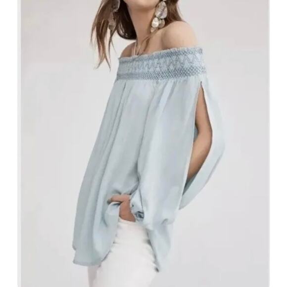 HOLDING HORSES Tops - Holding Horses Blue Rosario Smocked Top Size S